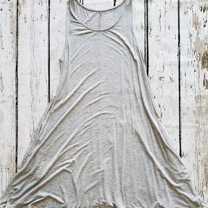 Gray sleeveless flowy dress
